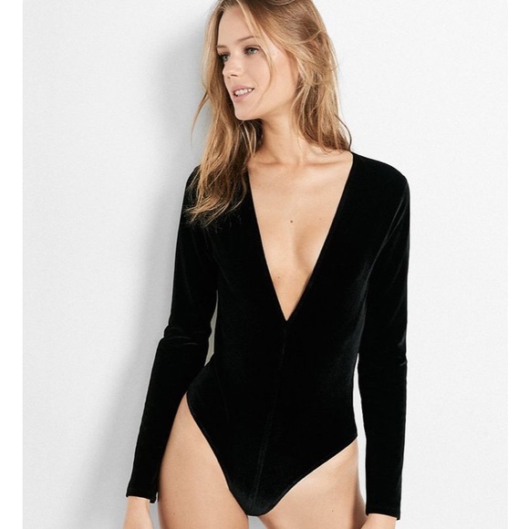 Burgundy velvet deep v top - Picture 1 of 3